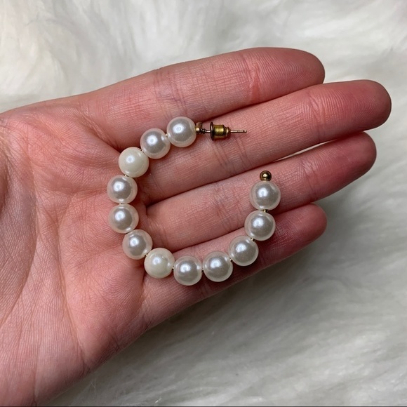 Francesca’s Pearl Hoop Earrings - Picture 4 of 4